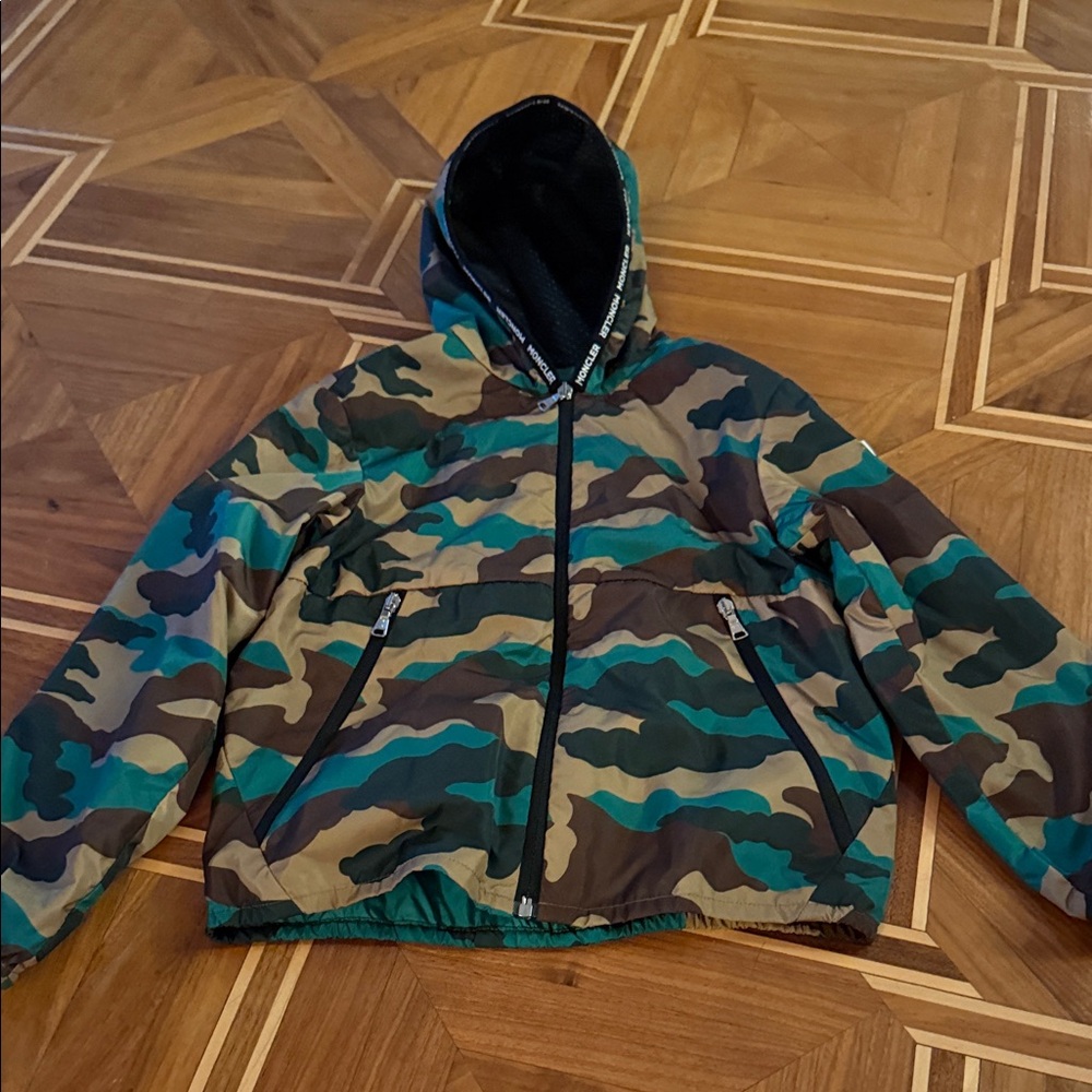 Moncler Green and Brown Camo Jacket with Logo Patch rain coat size 10